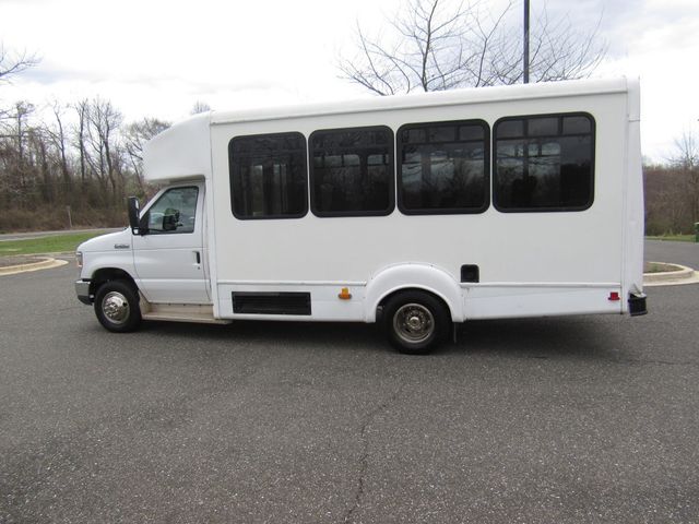 2015 Ford E-450 Goshen II 21 Passengers + Driver - 22366588 - 8