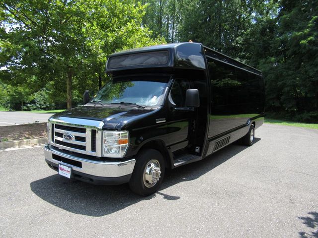 2015 Ford E-450 Krystal KK28 Executive 25 Passengers + Rear Luggage - 22894220 - 10