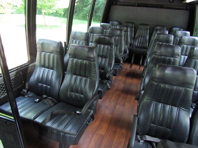 2015 Ford E-450 Krystal KK28 Executive 25 Passengers + Rear Luggage - 22894220 - 15