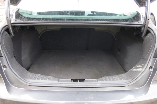 2015 Ford Focus 4dr Sedan SE - 22765977 - 16