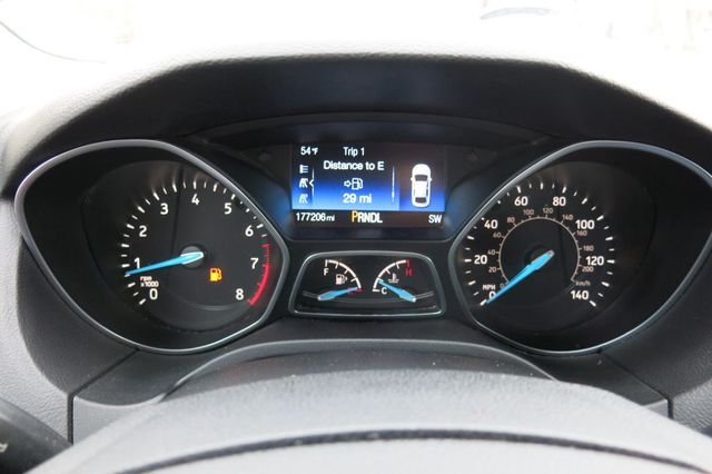 2015 Ford Focus 4dr Sedan SE - 22765977 - 22