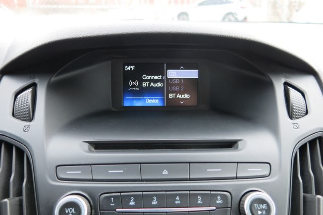 2015 Ford Focus 4dr Sedan SE - 22765977 - 24
