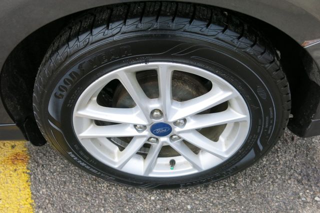2015 Ford Focus 4dr Sedan SE - 22765977 - 32