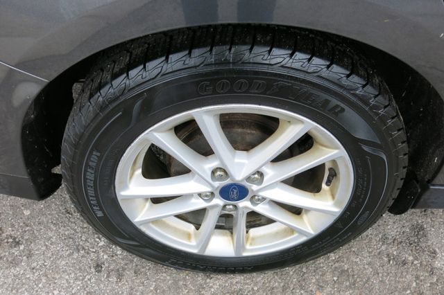 2015 Ford Focus 4dr Sedan SE - 22765977 - 33