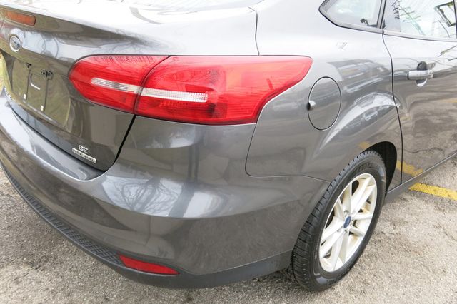 2015 Ford Focus 4dr Sedan SE - 22765977 - 37
