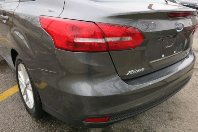 2015 Ford Focus 4dr Sedan SE - 22765977 - 38