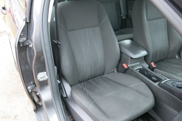 2015 Ford Focus 4dr Sedan SE - 22765977 - 40