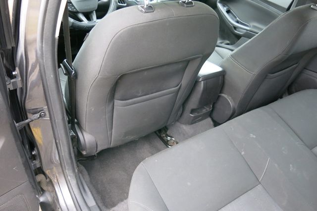 2015 Ford Focus 4dr Sedan SE - 22765977 - 41