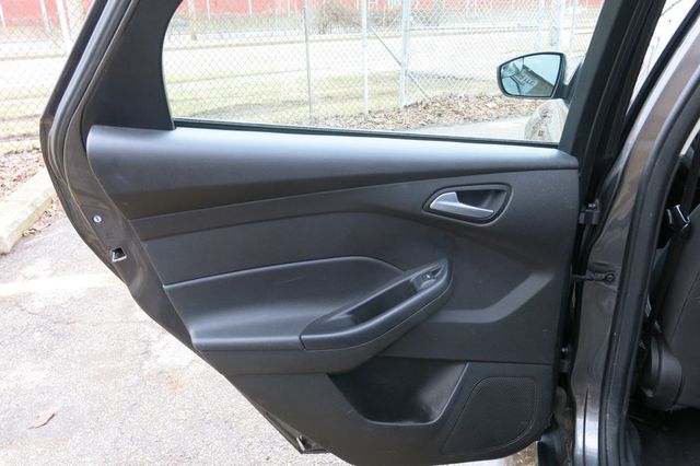 2015 Ford Focus 4dr Sedan SE - 22765977 - 47