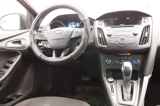 2015 Ford Focus 4dr Sedan SE - 22765977 - 51