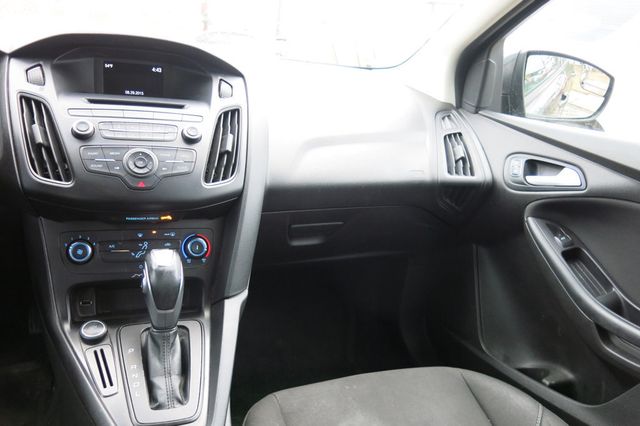 2015 Ford Focus 4dr Sedan SE - 22765977 - 53
