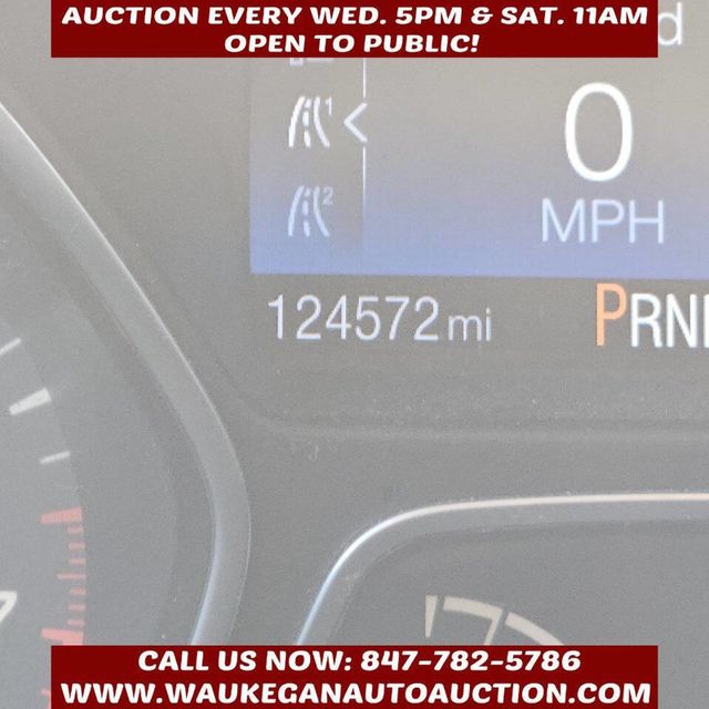 2015 Ford Focus 5dr Hatchback SE - 22938462 - 8