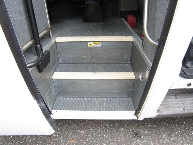 2015 Ford F-550 BUS KRYSTAL KK33 29 Passenger Bus with Luggage - 22924070 - 15