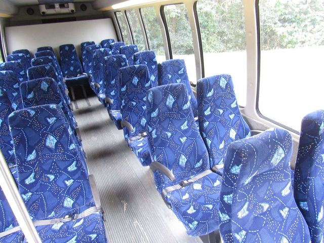 2015 Ford F-550 BUS KRYSTAL KK33 29 Passenger Bus with Luggage - 22924070 - 19