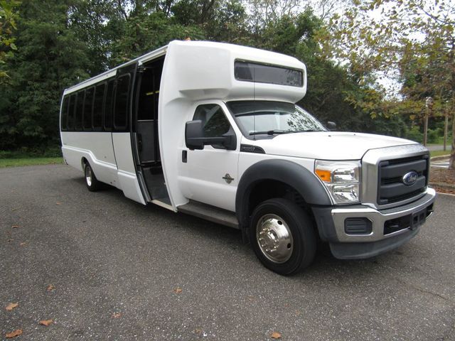 2015 Ford F-550 BUS KRYSTAL KK33 29 Passenger Bus with Luggage - 22924070 - 2