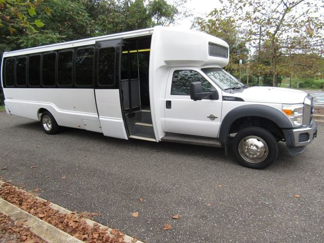 2015 Ford F-550 BUS KRYSTAL KK33 29 Passenger Bus with Luggage - 22924070 - 3