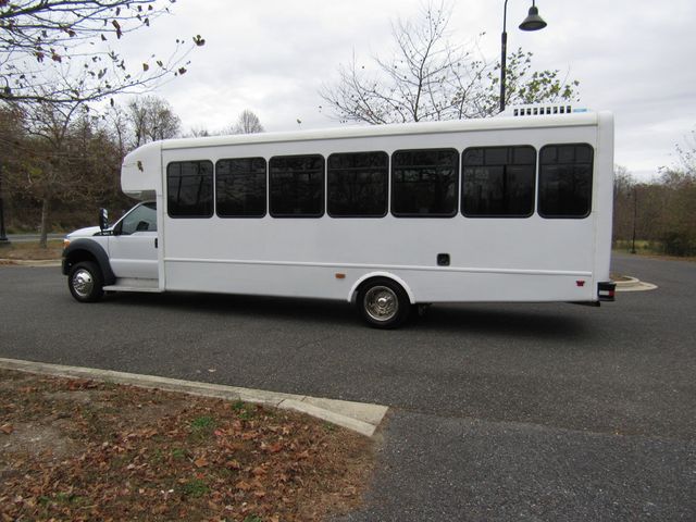 2015 Ford F-550 Starcraft Allstar Bus 24+2 or 30 Passengers - 22713501 - 9