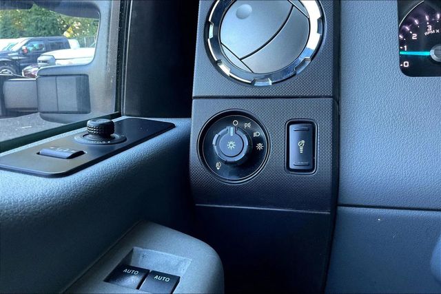 2015 Ford Super Duty F-350 SRW XLT Pickup 4D 6 3/4 ft - 22924945 - 24