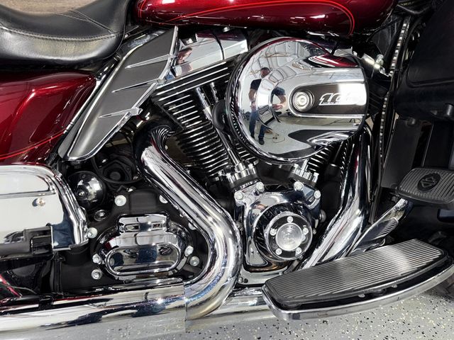 2015 Harley-Davidson FLHTCU Ultra Classic Electra Glide LOW MILES! - 22901907 - 8