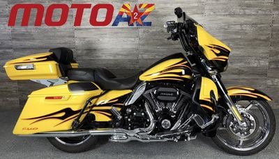 2015 Harley-Davidson FLHXSE CVO Street Glide Special