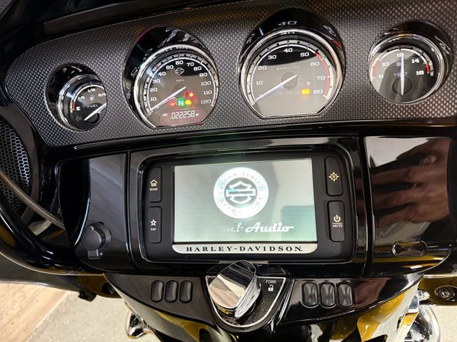 2015 Harley-Davidson FLHXSE CVO Street Glide Special SUPER CLEAN! - 22933841 - 9