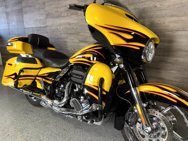 2015 Harley-Davidson FLHXSE CVO Street Glide Special SUPER CLEAN! - 22933841 - 1