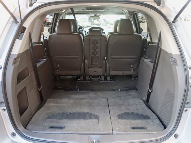 2015 Honda Odyssey 5dr Touring Elite - 22939281 - 31