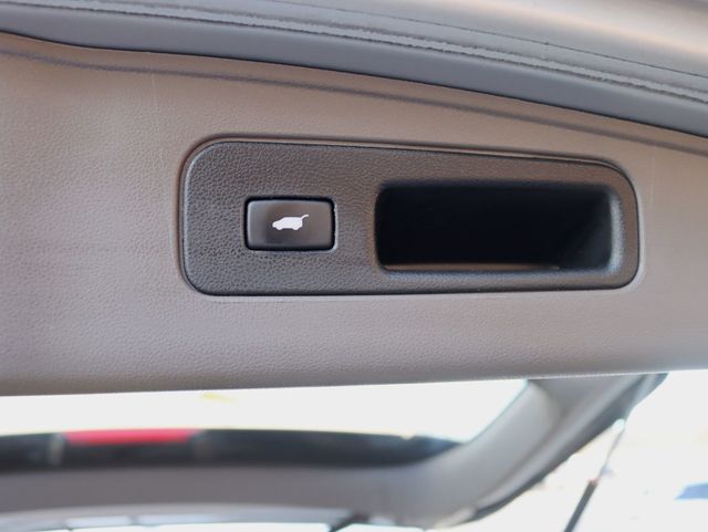 2015 Honda Odyssey 5dr Touring Elite - 22939281 - 32