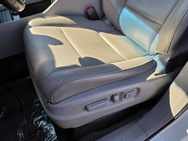 2015 Honda Pilot 2WD 4dr Touring w/RES & Navi - 22937712 - 14