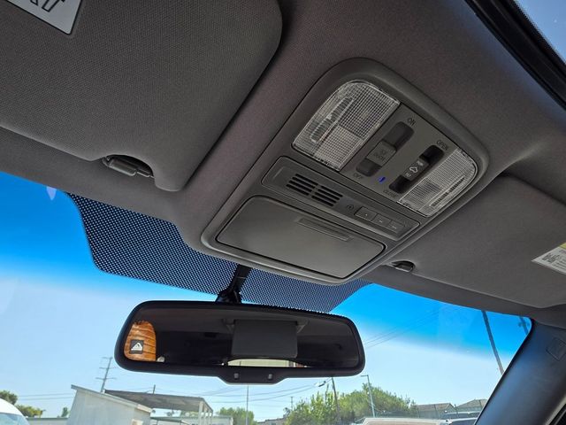 2015 Honda Pilot 2WD 4dr Touring w/RES & Navi - 22937712 - 38