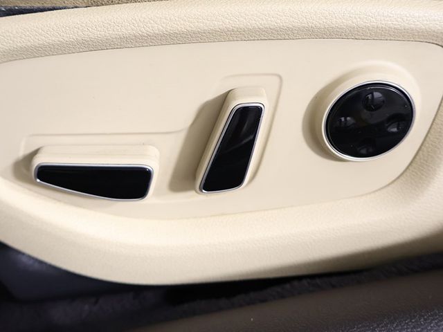 2015 Hyundai Genesis 4dr Sedan V6 3.8L RWD - 22938102 - 29