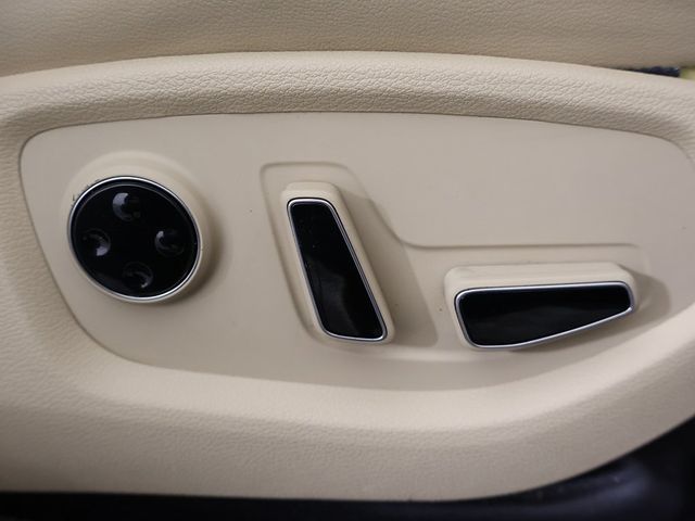 2015 Hyundai Genesis 4dr Sedan V6 3.8L RWD - 22938102 - 30