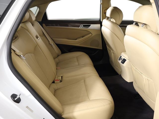 2015 Hyundai Genesis 4dr Sedan V6 3.8L RWD - 22938102 - 32