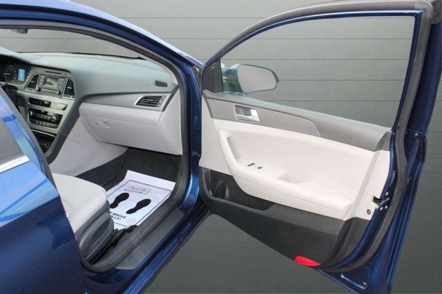 2015 Hyundai Sonata 4dr Sedan 2.4L SE - 22933194 - 16