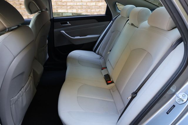 2015 Hyundai Sonata 4dr Sedan 2.4L SE - 22932873 - 17