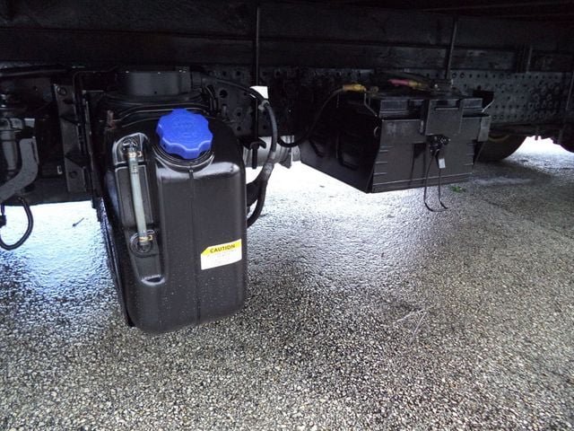 2015 Isuzu NPR HD 16ft Box Truck Dry Cargo Truck w/ Aluminum Liftgate - 22885975 - 21