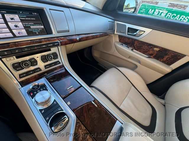 2015 Jaguar XF Portfolio  - 22923876 - 17