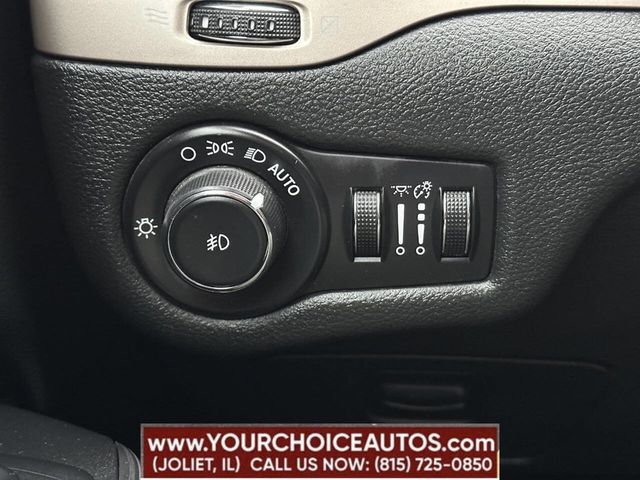 2015 Jeep Cherokee Latitude 4x4 4dr SUV - 22856035 - 34