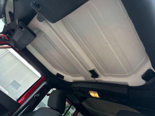 2015 Jeep Wrangler Unlimited 4WD 4dr Sport - 22936303 - 18
