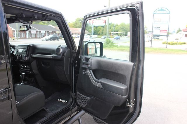 2015 Jeep Wrangler Unlimited Sport - 21591230 - 32
