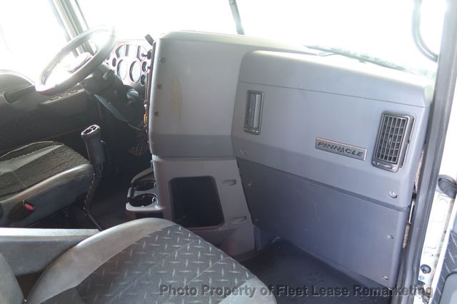2015 Mack CHU613 Pinnacle 64T Sleeper  - 22887170 - 16