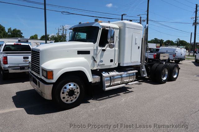 2015 Mack CHU613 Pinnacle 64T Sleeper  - 22887170 - 41