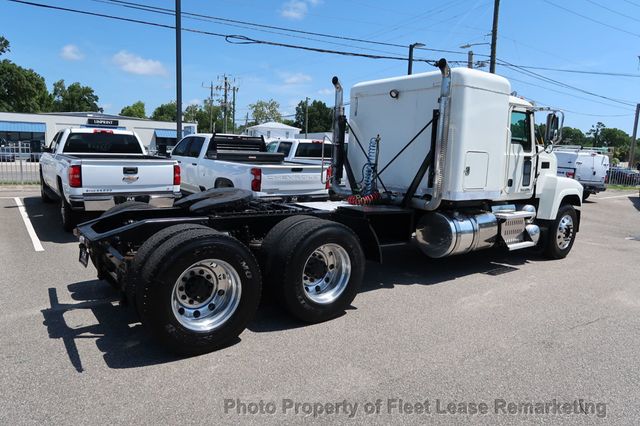 2015 Mack CHU613 Pinnacle 64T Sleeper  - 22887170 - 4