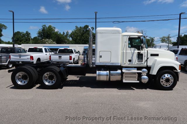 2015 Mack CHU613 Pinnacle 64T Sleeper  - 22887170 - 5