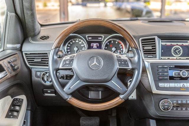 2015 Mercedes-Benz GL-Class GL550 4MATIC - DRIVER ASSIST - SPECIAL ORDER - DESIGNO INTERIOR  - 22398695 - 30