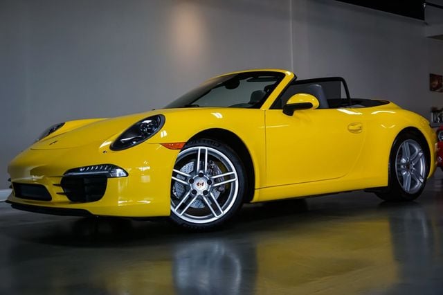 2015 Porsche 911 *7-Speed Manual* *Premium Package +* *PDLS* *Racing Yellow* - 22881440 - 0