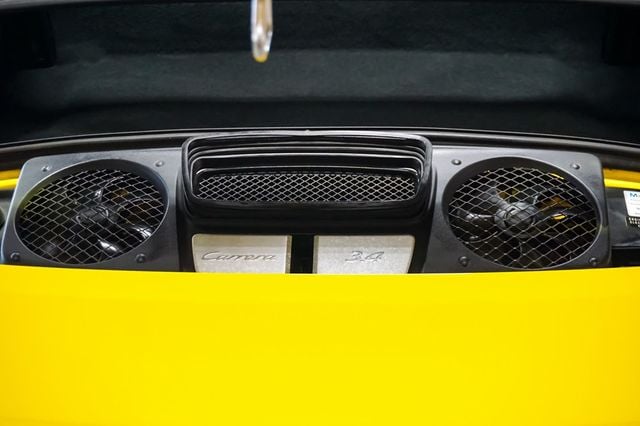 2015 Porsche 911 *7-Speed Manual* *Premium Package +* *PDLS* *Racing Yellow* - 22881440 - 19
