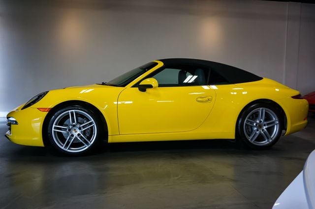 2015 Porsche 911 *7-Speed Manual* *Premium Package +* *PDLS* *Racing Yellow* - 22881440 - 28