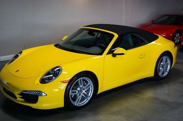 2015 Porsche 911 *7-Speed Manual* *Premium Package +* *PDLS* *Racing Yellow* - 22881440 - 29