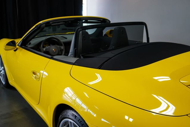 2015 Porsche 911 *7-Speed Manual* *Premium Package +* *PDLS* *Racing Yellow* - 22881440 - 70
